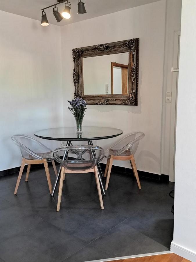 Apartman R.R. Omis Luaran gambar